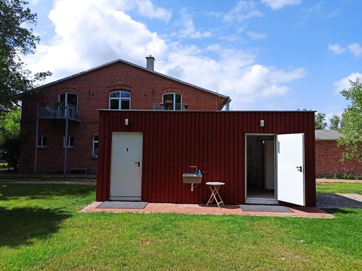 Schaeferwagen Auf Dem Biogut-Saalkow Gustow (Vorpommern-Rugen) Exterior foto
